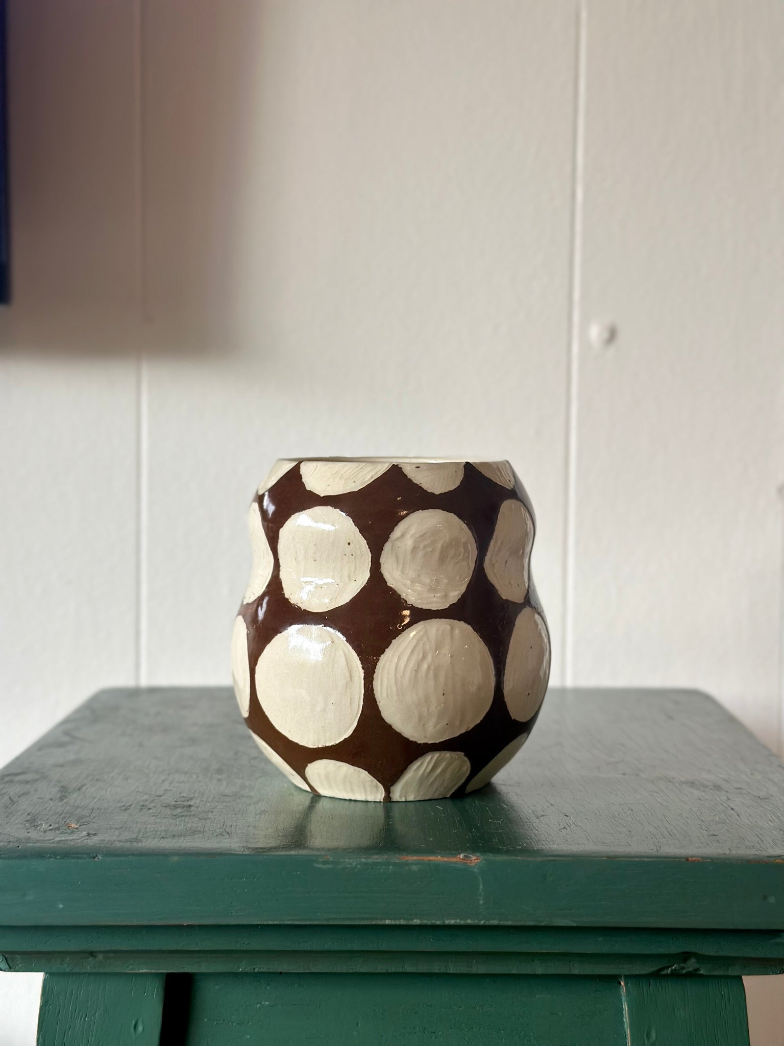 head in the polka dots mug